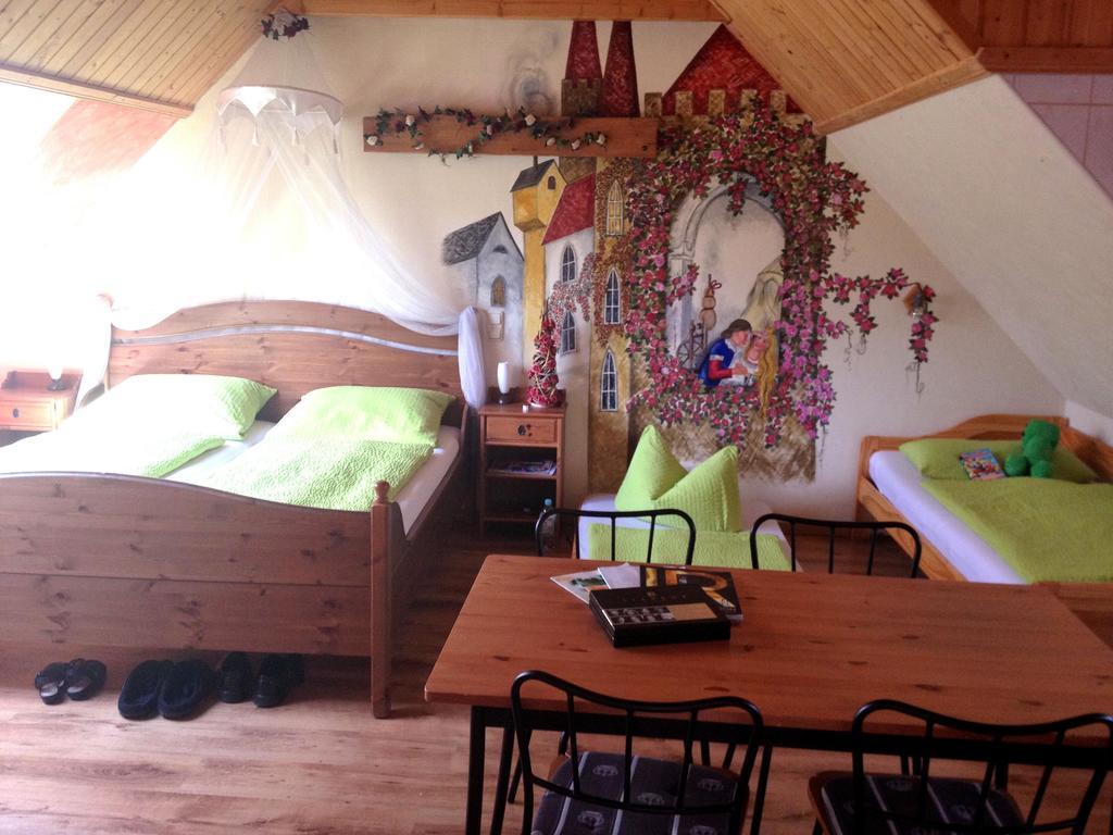 Gaestezimmer Am Maerchenbrunnen Dresde Habitación foto